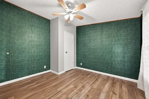 5982 Waukegan Road Conroe TX 77306