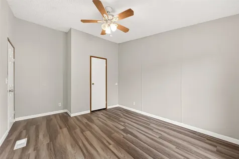 5982 Waukegan Road Conroe TX 77306