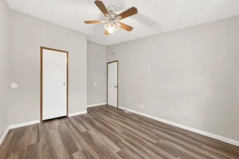 5982 Waukegan Road Conroe TX 77306