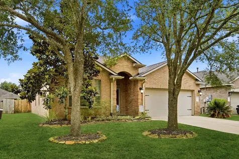 3233 Emma Lake Court Dickinson TX 77539