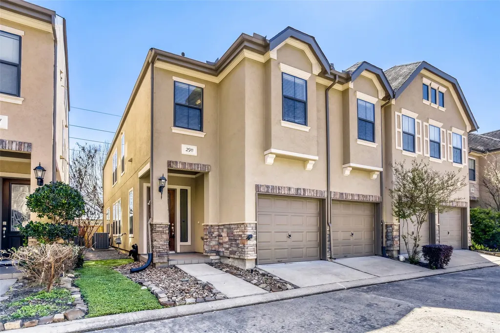 2911 Royal Oaks Grove Houston TX 77082