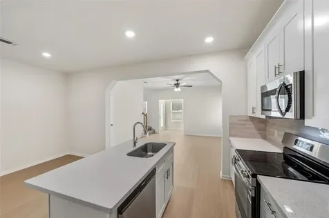 712 W Dallas Street Conroe TX 77301