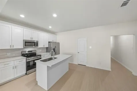 712 W Dallas Street Conroe TX 77301