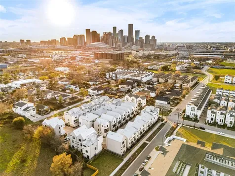 2819 Decker Place Houston TX 77003