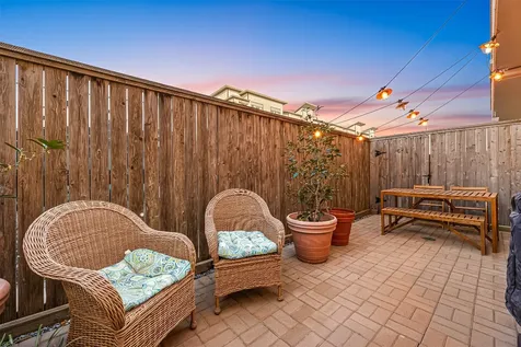 2819 Decker Place Houston TX 77003