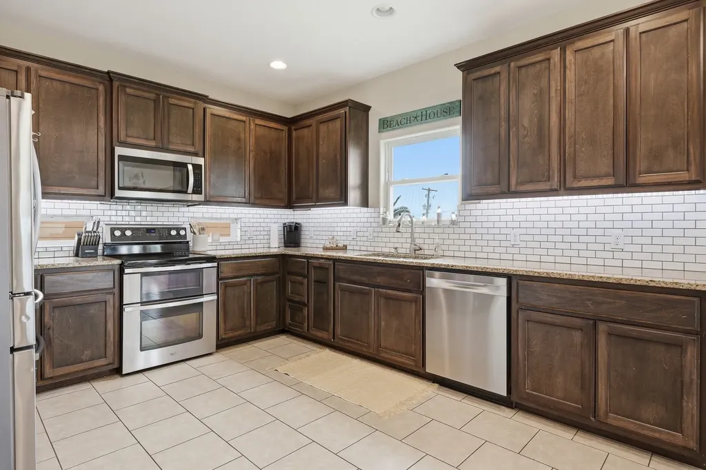 1306 S Magnolia Street Rockport TX 78382
