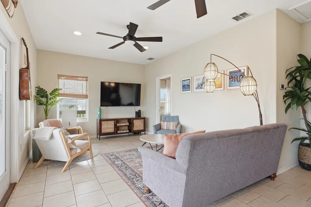 1306 S Magnolia Street Rockport TX 78382