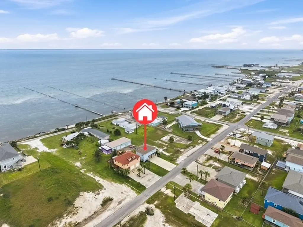1306 S Magnolia Street Rockport TX 78382