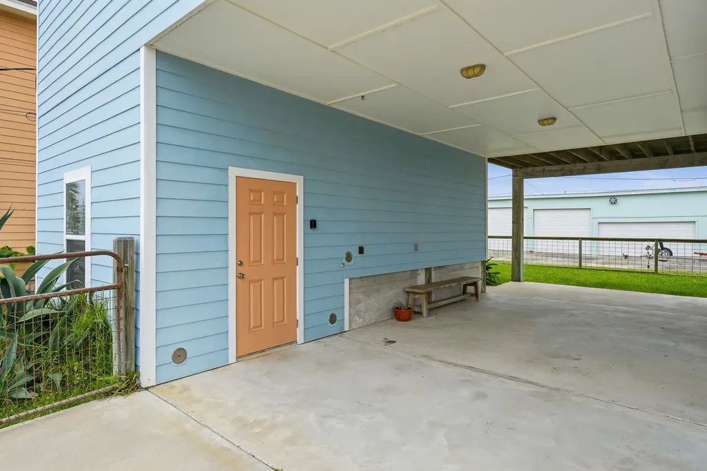1306 S Magnolia Street Rockport TX 78382