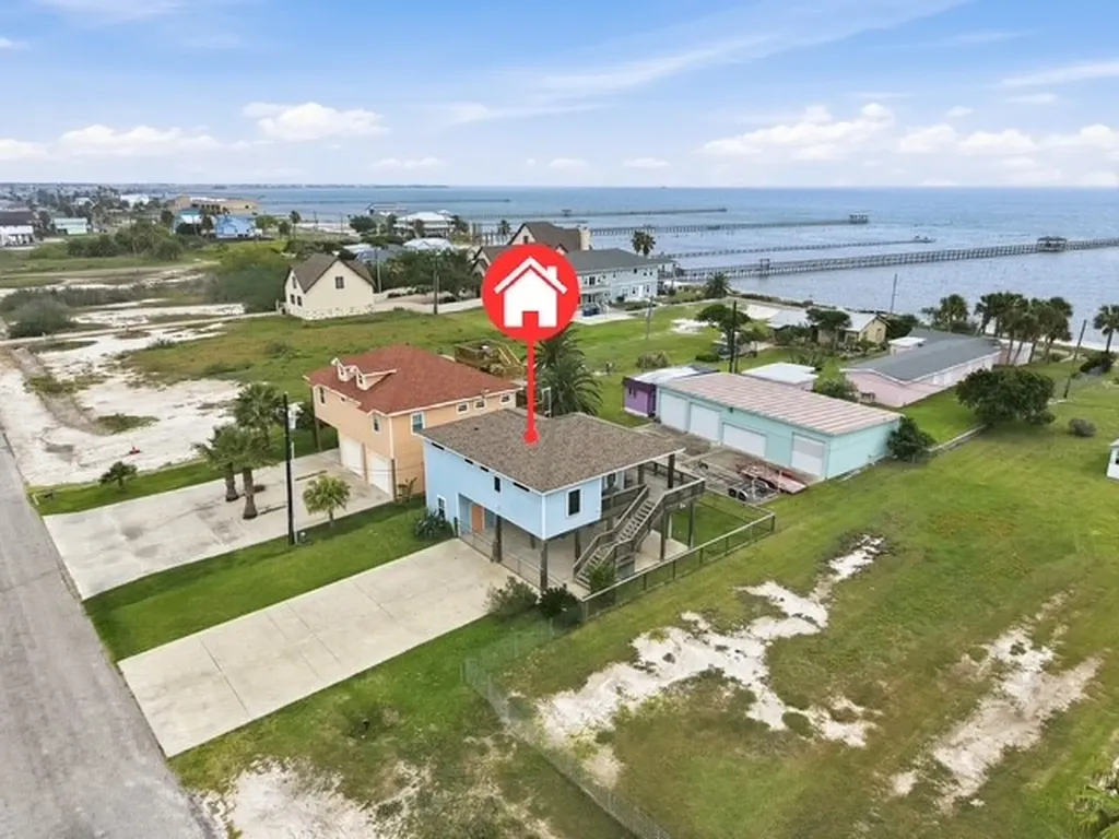 1306 S Magnolia Street Rockport TX 78382