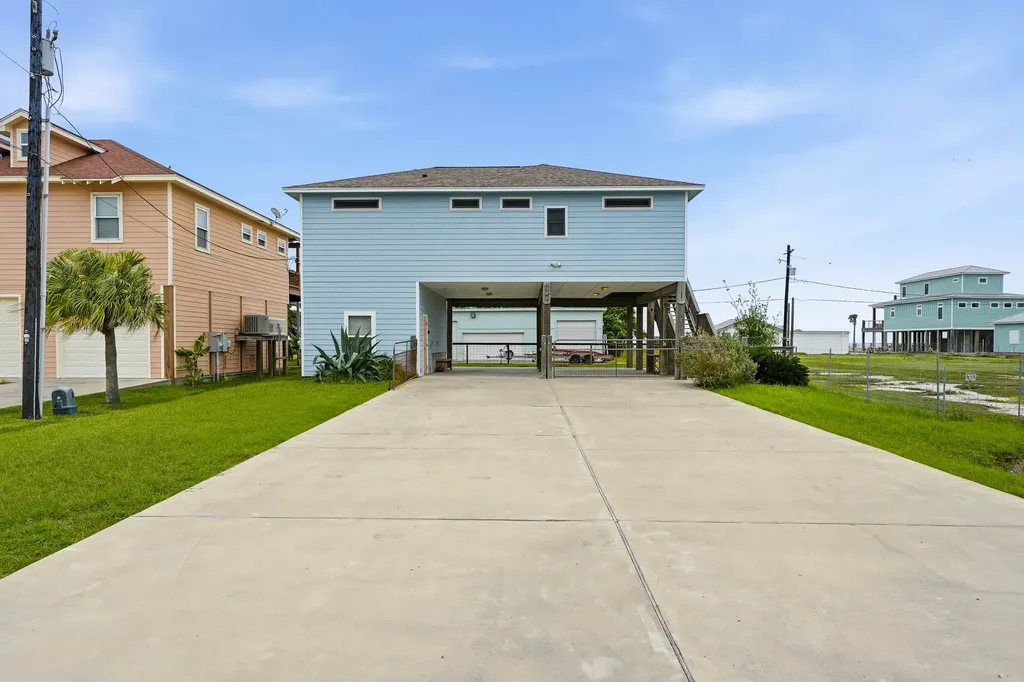 1306 S Magnolia Street Rockport TX 78382