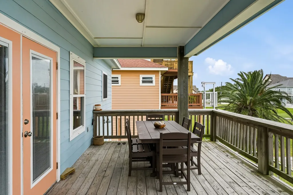 1306 S Magnolia Street Rockport TX 78382