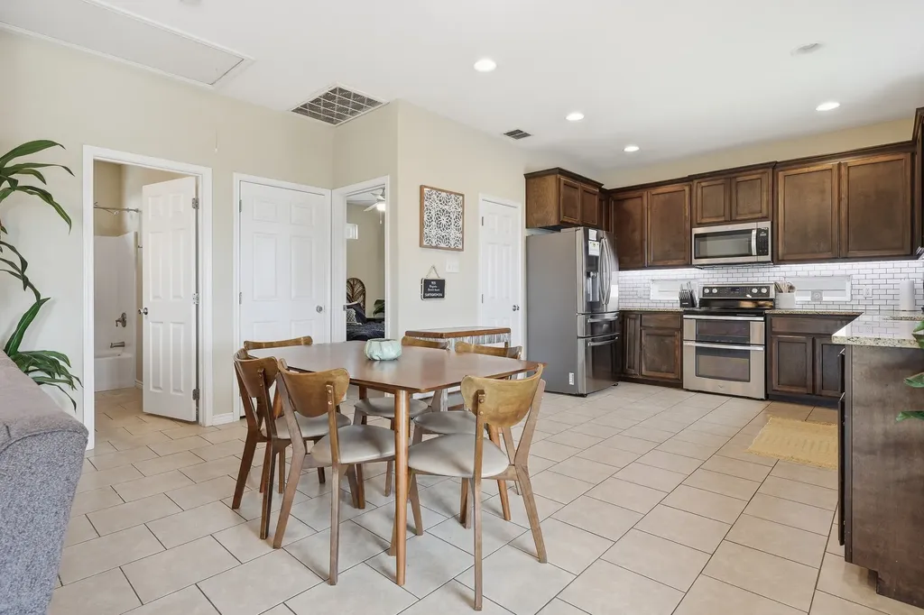 1306 S Magnolia Street Rockport TX 78382
