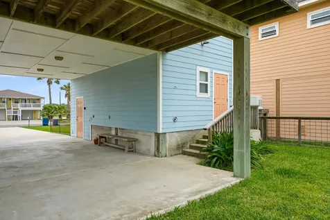 1306 S Magnolia Street Rockport TX 78382