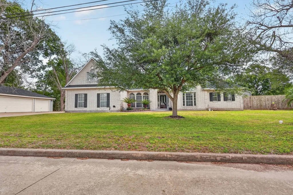 4323 Young Street Pasadena TX 77504