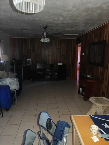 5874 Westover Street Houston TX 77033