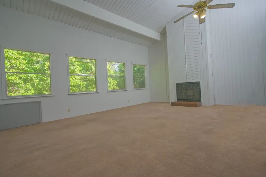 30 Lakeway Street Conroe TX 77304