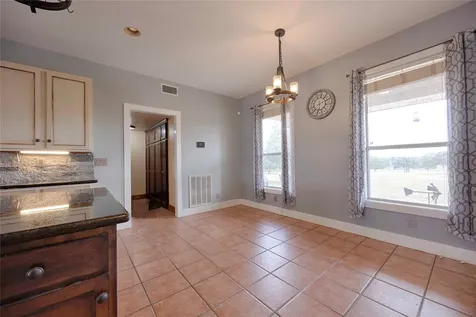2040 W Guenther Lane La Grange TX 78945