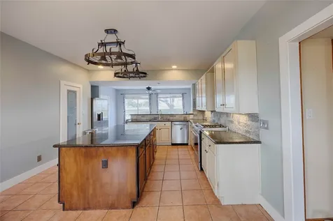 2040 W Guenther Lane La Grange TX 78945