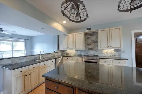 2040 W Guenther Lane La Grange TX 78945