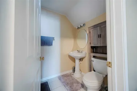 2040 W Guenther Lane La Grange TX 78945