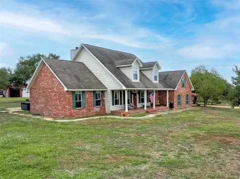 2040 W Guenther Lane La Grange TX 78945