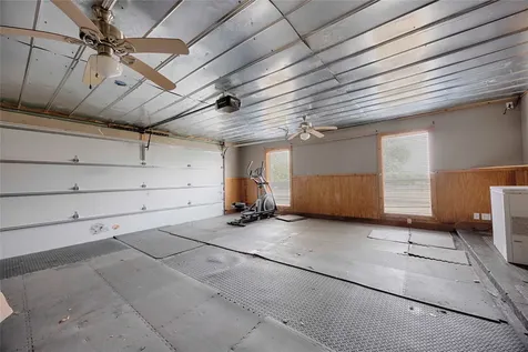 2040 W Guenther Lane La Grange TX 78945