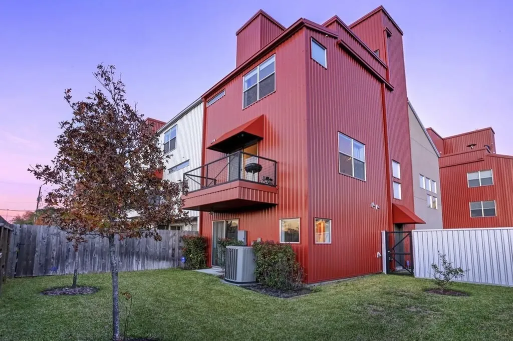 323 Sydnor Street Houston TX 77020