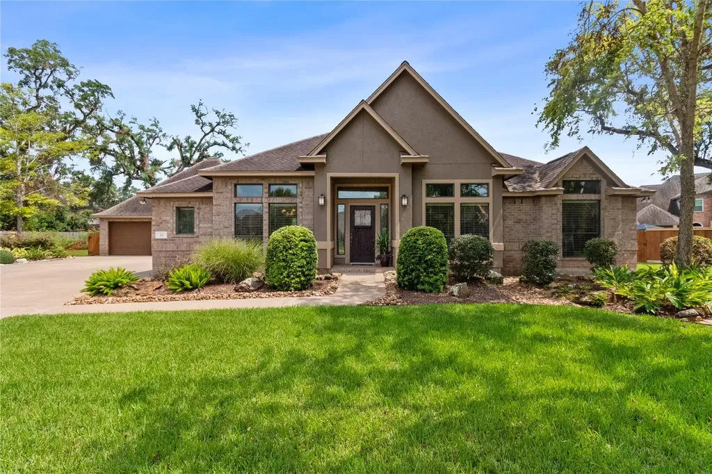 55 Canyon Oak Court Lake Jackson TX 77566