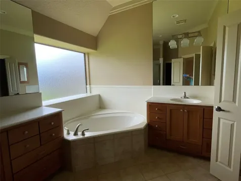 55 Canyon Oak Court Lake Jackson TX 77566