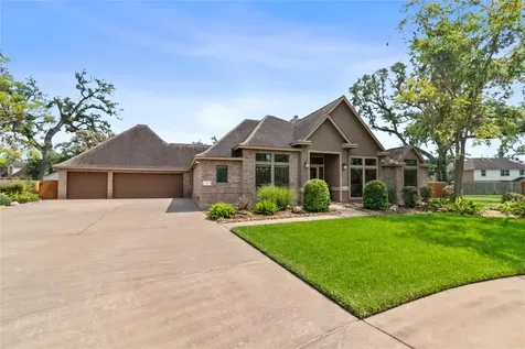 55 Canyon Oak Court Lake Jackson TX 77566
