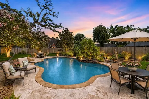 55 Canyon Oak Court Lake Jackson TX 77566