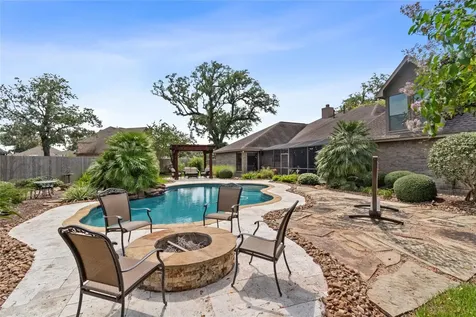 55 Canyon Oak Court Lake Jackson TX 77566