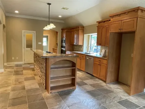 55 Canyon Oak Court Lake Jackson TX 77566