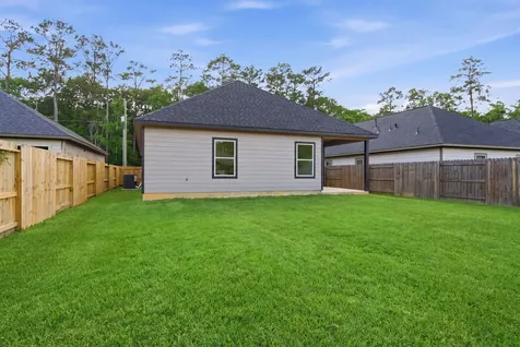 1105 W Lyle Street Cleveland TX 77327