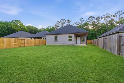 1105 W Lyle Street Cleveland TX 77327