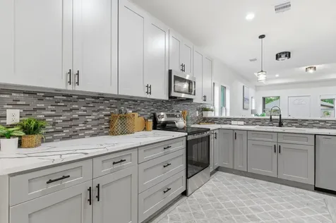 1105 W Lyle Street Cleveland TX 77327