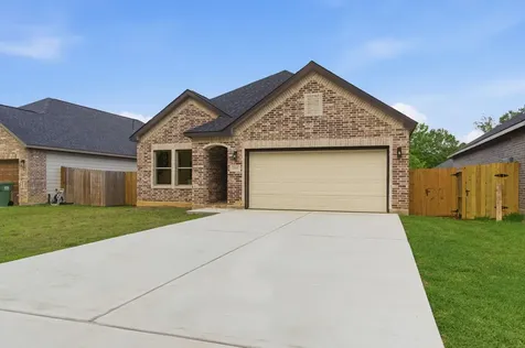 1105 W Lyle Street Cleveland TX 77327