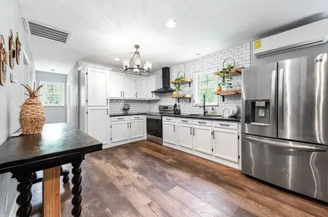 51 N Winter Creek Cleveland TX 77328