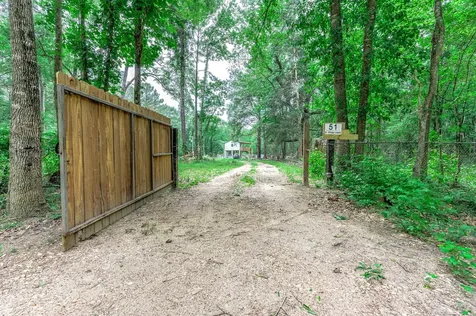 51 N Winter Creek Cleveland TX 77328