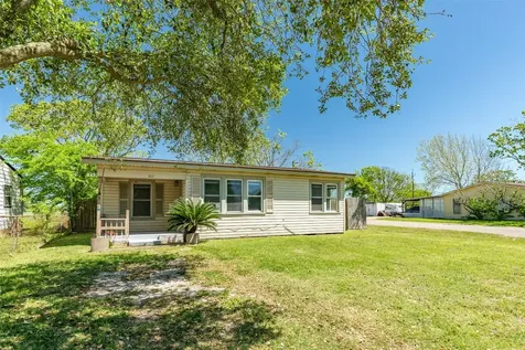 302 W 8th Street A Freeport TX 77541