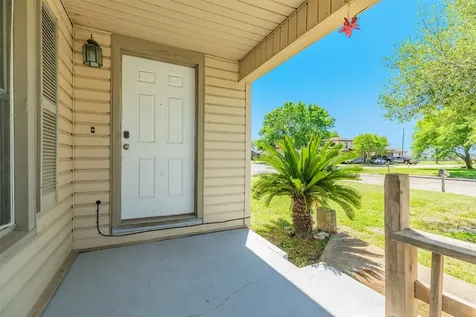 302 W 8th Street A Freeport TX 77541