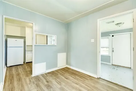 302 W 8th Street A Freeport TX 77541