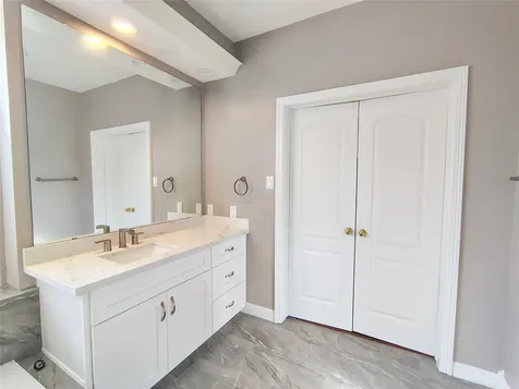 5515 Dawnington Place Sugar Land TX 77479