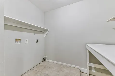 521 29th Avenue N Texas City TX 77590