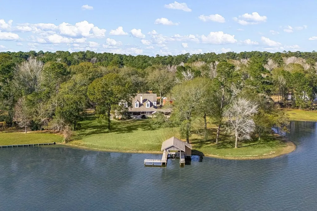 15050 Lake Paula Drive Willis TX 77318