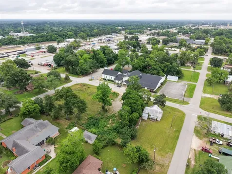 305 N Thomason Street Willis TX 77378
