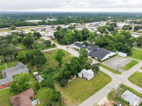 305 N Thomason Street Willis TX 77378