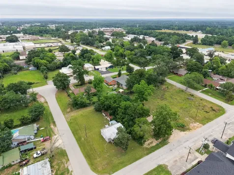 305 N Thomason Street Willis TX 77378