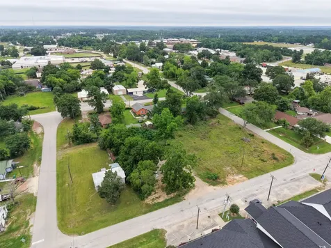 305 N Thomason Street Willis TX 77378